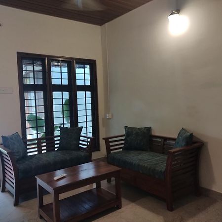 Alfred Place Kochi Buitenkant foto