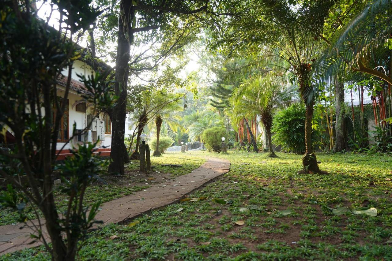 Alfred Place Kochi Buitenkant foto