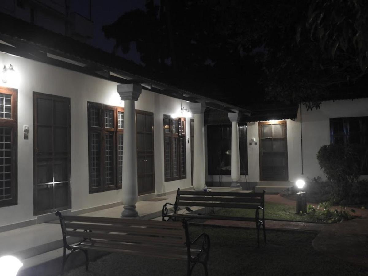 Alfred Place Kochi Buitenkant foto