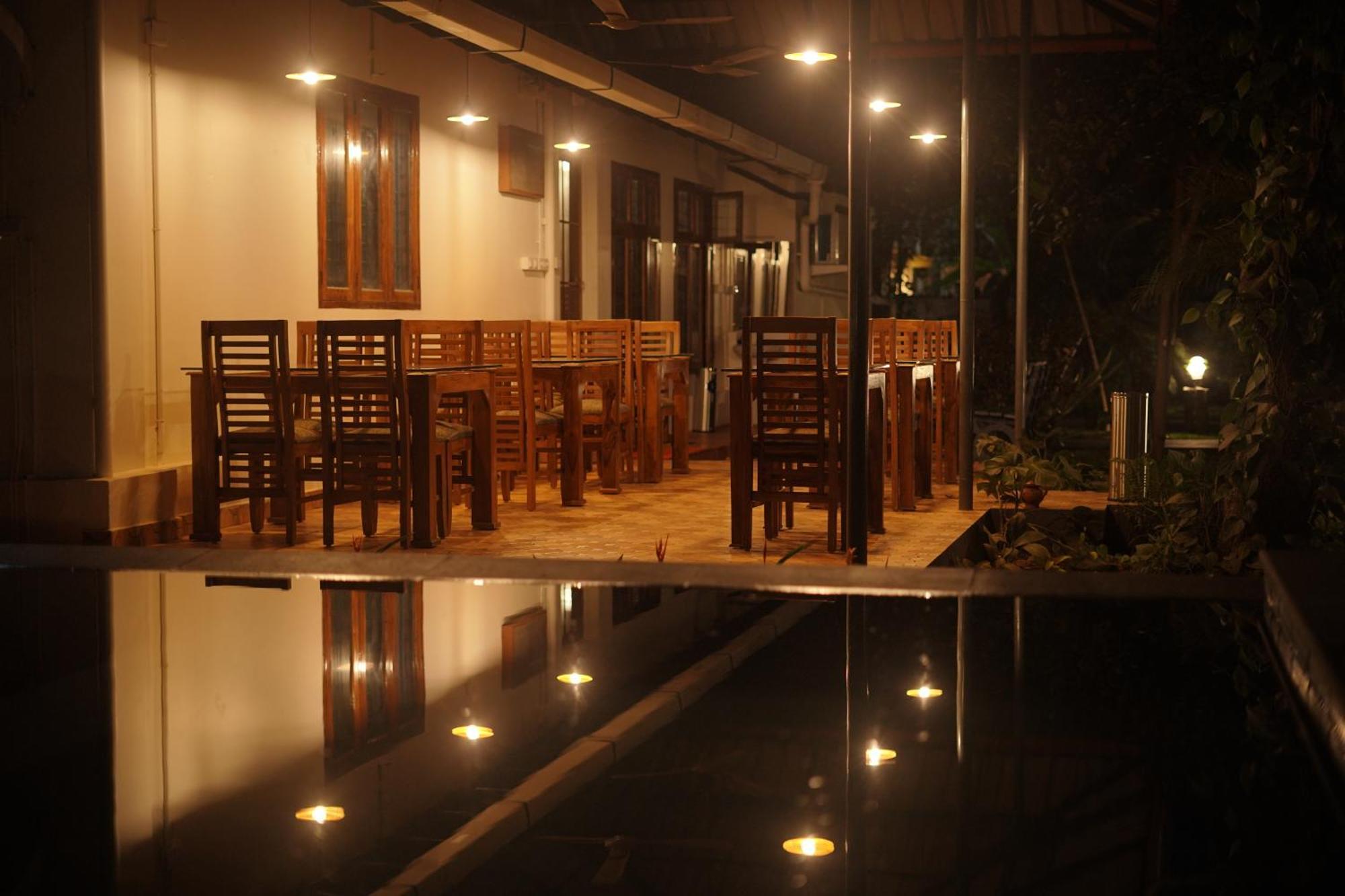 Alfred Place Kochi Buitenkant foto